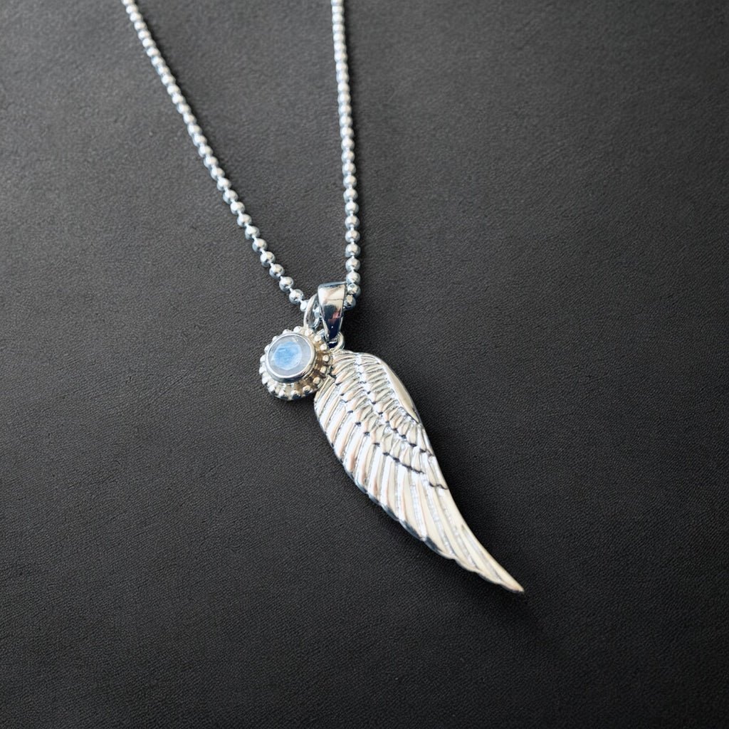 Kette Engelsflügel mit Mondstein-Anhänger