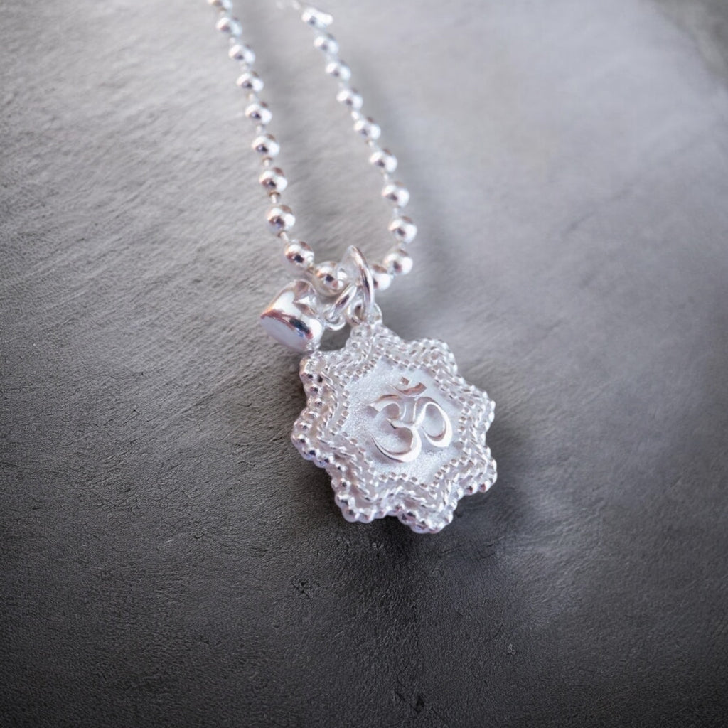 Silber Halskette "OM"