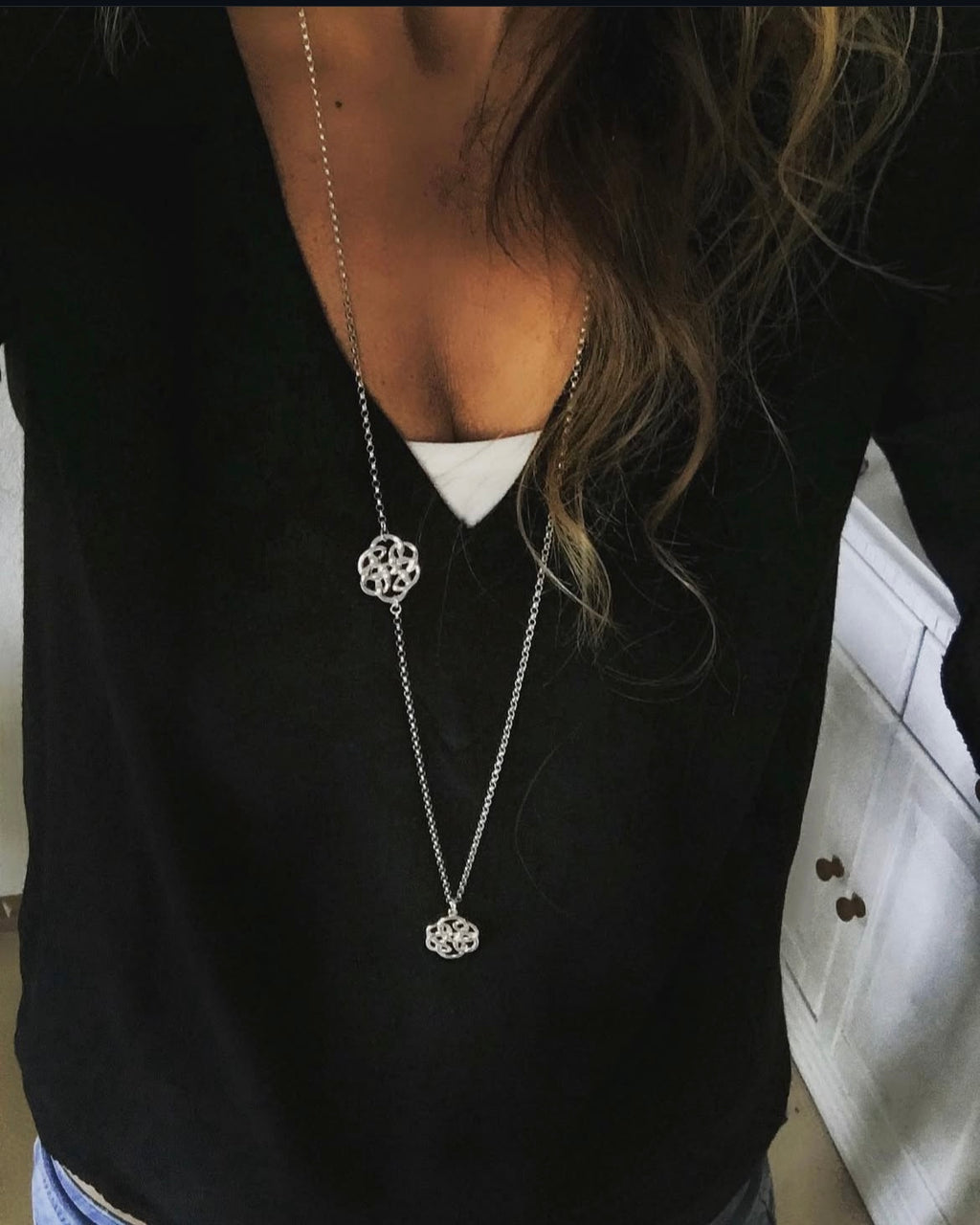 Halskette mit Unendlichem Knoten - Symbol für Verbundenheit & Ewigkeit