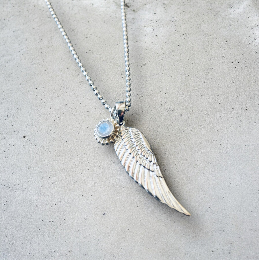 Kette Engelsflügel mit Mondstein-Anhänger