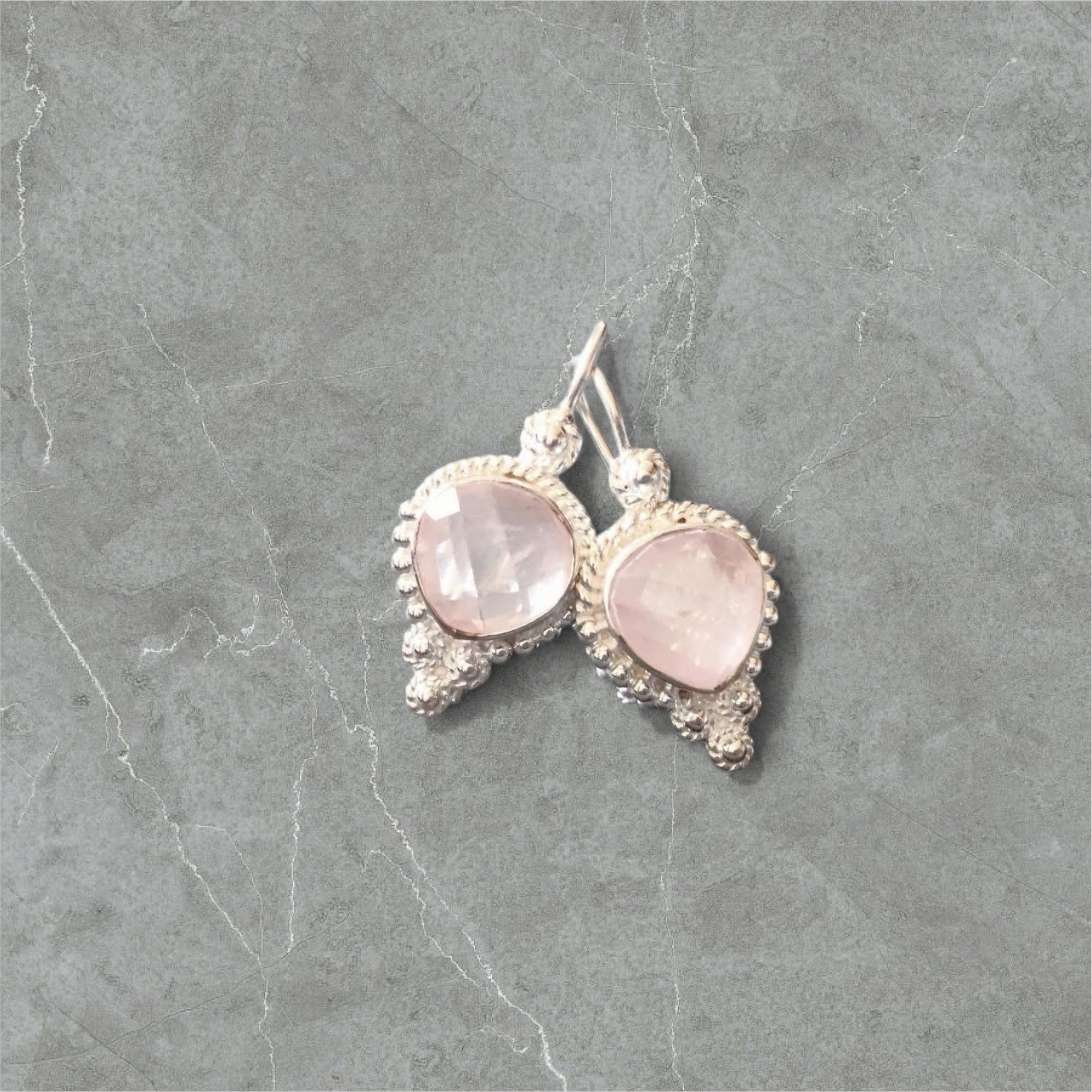 Rosenquarz-Ohrhänger