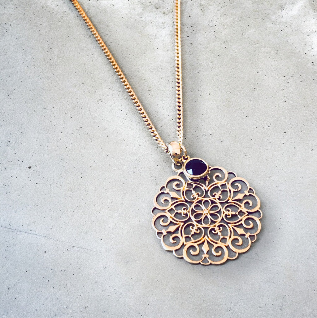 Vergoldete Ornament-Halskette