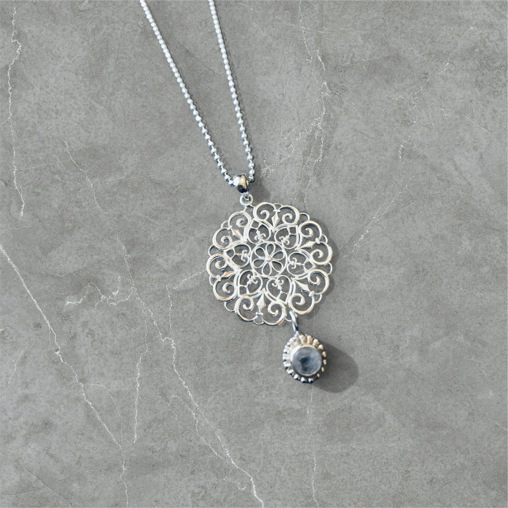 Halskette Boho mit Prenith Anhänger