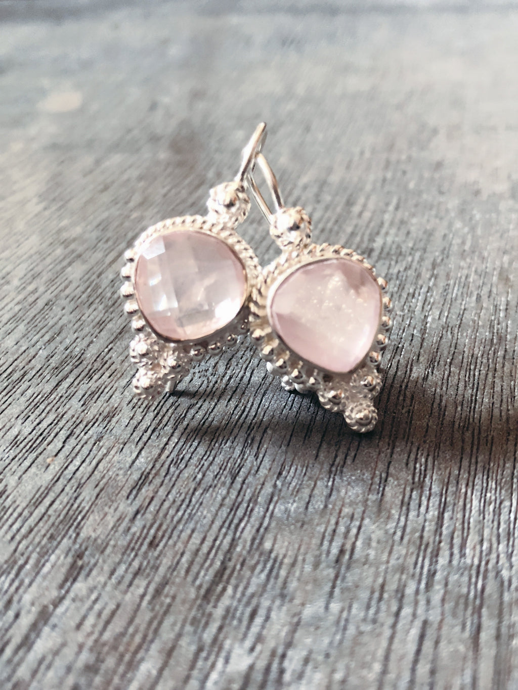 Rosenquarz-Ohrhänger