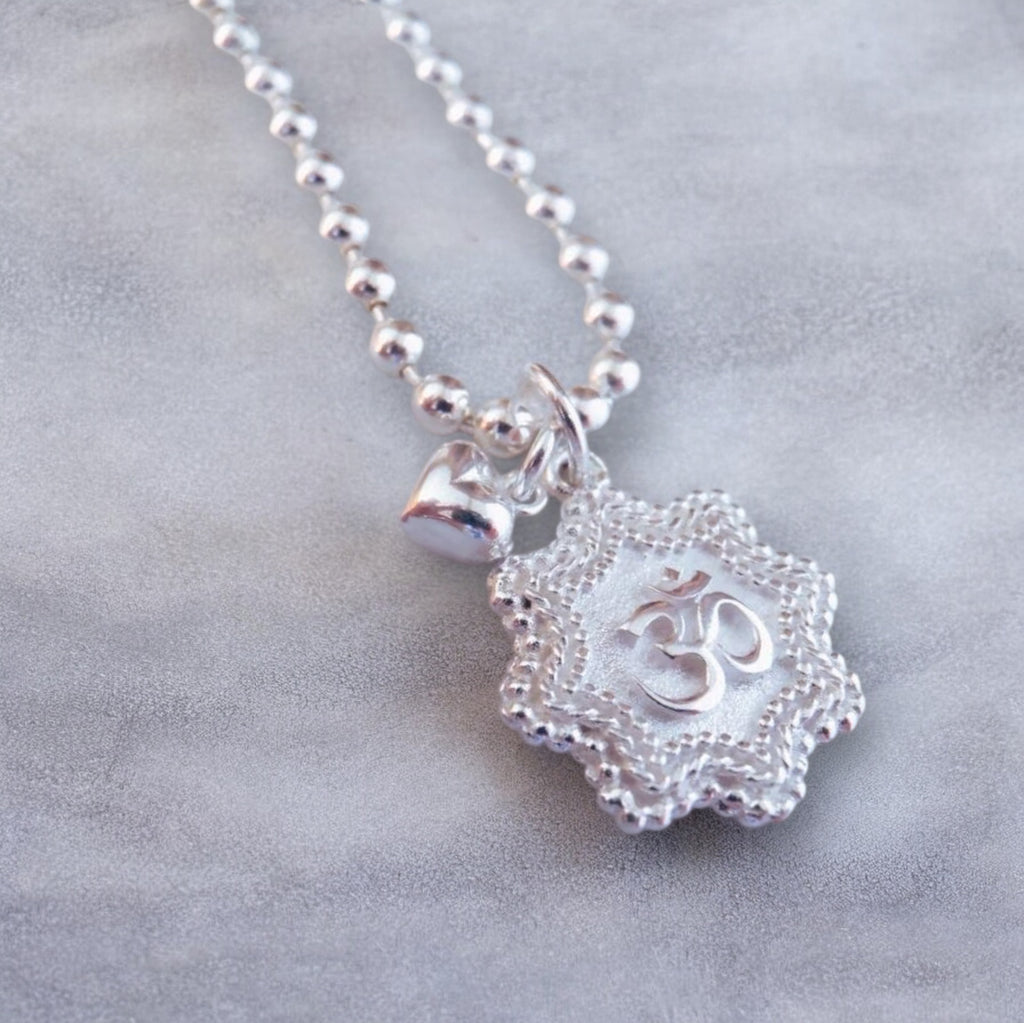 Silber Halskette "OM"