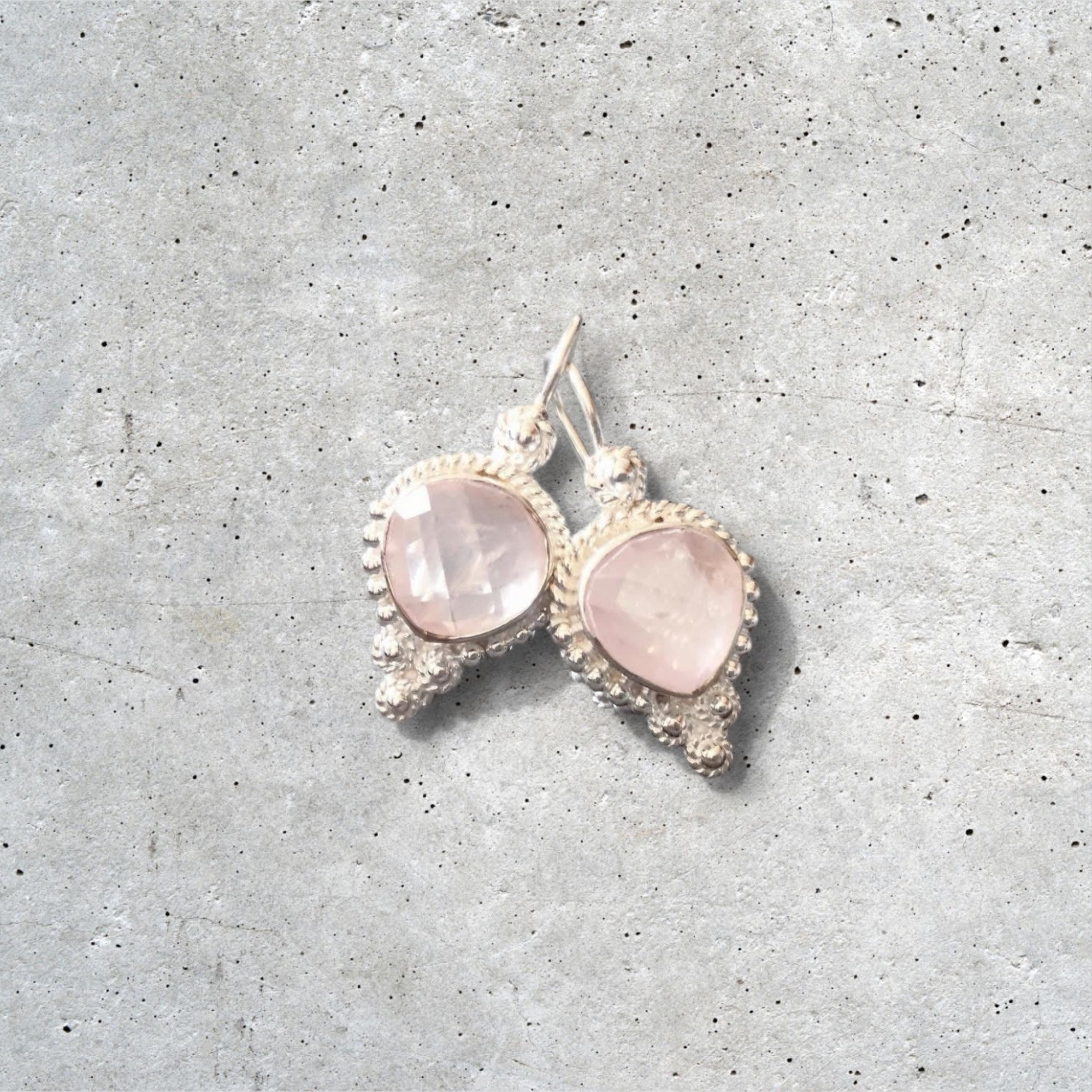 Rosenquarz-Ohrhänger