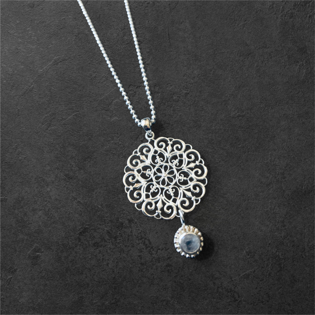 Halskette Boho mit Prenith Anhänger