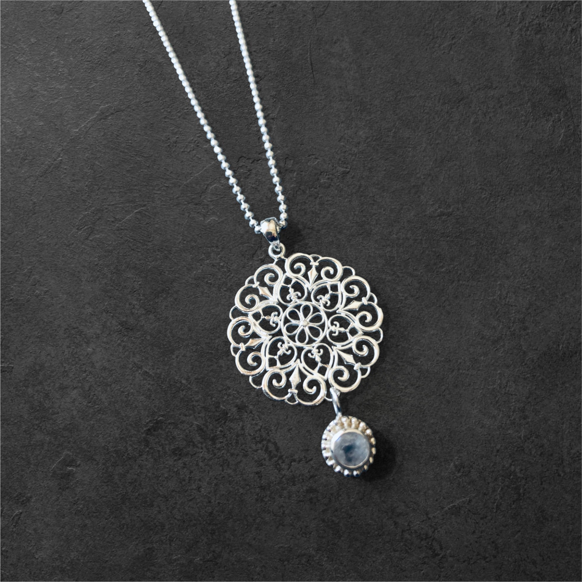 Halskette Boho mit Prenith Anhänger